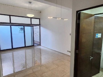 Oficina en venta en Clínica Moderna permisos al dia (170241), Las Condes - 1 dormitorio, 1 baño