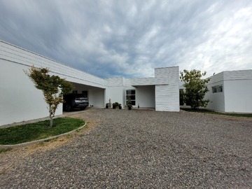 Parcela en venta en Camino A San Isidro 5, Quillota, Valparaíso 2260000, Chile, Quillota - 3 dormitorios, 4 baños