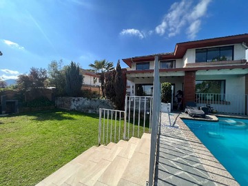 Casa en arriendo mensual en San Carlos de Apoquindo (11096), Las Condes - 4 dormitorios, 4 baños