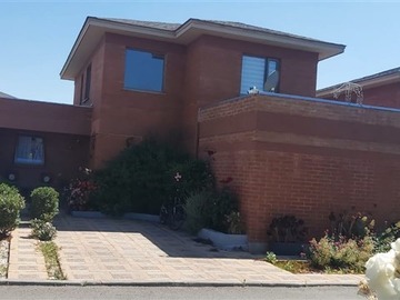 Casa en venta en Valle Araucarias. Condominio Escorial, Buin - 3 dormitorios, 3 baños