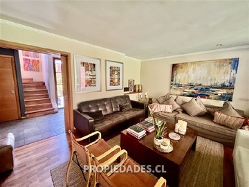 Casa en venta en San Francisco de Asis, Las Condes - 5 dormitorios, 5 baños