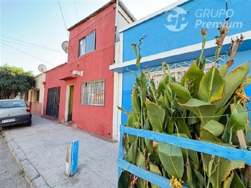 Casa en venta en Avenida las torres-San Francisco, Lo Prado - 3 dormitorios, 1 baño