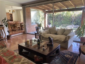 Casa en venta en Alvaro Casanova/ Los Presidentes, Peñalolén - 7 dormitorios, 4 baños