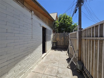 Casa en venta en Av. Portales con 4 Poniente, Maipú - 2 dormitorios, 1 baño