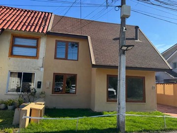 Casa en venta en Hermosa casa en pasaje cerrado (164269), San Pedro de la Paz - 3 dormitorios, 2 baños