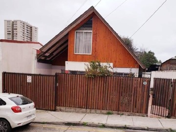Casa en venta en Cerro placeres, Valparaíso - 3 dormitorios, 2 baños