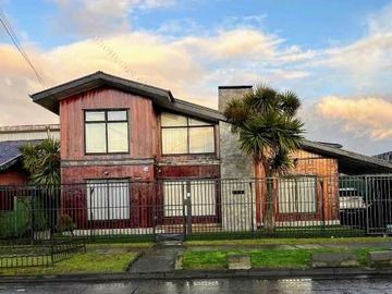 Casa en venta en Crucero, Puerto Montt - 8 dormitorios, 4 baños