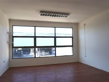 Oficina en arriendo mensual en Chacabuco esquina Condell., Quillota - 1 dormitorio, 1 baño