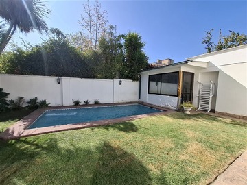 Casa en venta en Plaza Uruguay 3D 3B 2 salas estar, 248 en 480 de terreno. Piscina, Providencia - 4 dormitorios, 3 baños