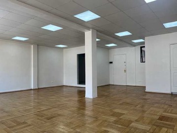 Oficina en arriendo mensual en Planta Libre, Parquet, metro U. de Chile (126937), Santiago - 1 baño