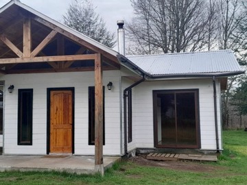 Casa en arriendo mensual en Villarrica, Villarrica - 3 dormitorios, 2 baños