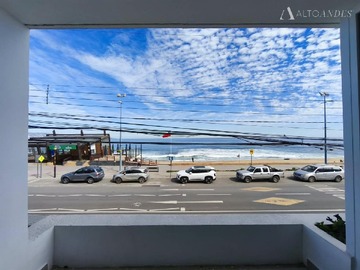 Departamento en venta en Avda Borgoño, frente a la playa, Viña del Mar - 3 dormitorios, 2 baños
