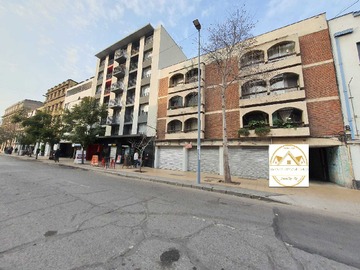 Local Comercial en venta en Amplio Local Comercial con 1 estacionam (71517), Santiago - 3 baños