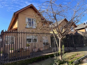 Casa en venta en Barrio torreones de bellevista, Concepción - 4 dormitorios, 4 baños