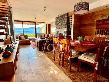 Casa en venta en Preciosa casa en Condominio con vista al lago (122975), Pucón - 4 dormitorios, 4 baños
