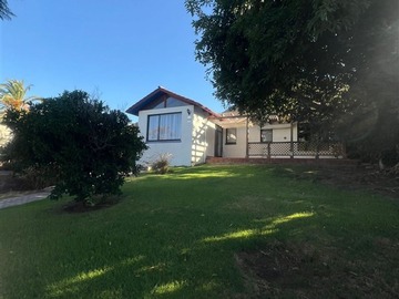 Casa en arriendo mensual en Lomas de lo aguirre, Pudahuel - 4 dormitorios, 3 baños