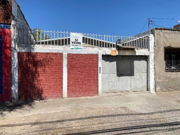 Casa en venta en Nueva Extremadura/Radal 400 M2 Comercial (68302), Quinta Normal - 4 dormitorios, 2 baños