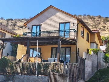 Casa en venta en Ciudad de los Valles-Pudahuel. Gran Propiedad en Venta - 4 dormitorios, 3 baños