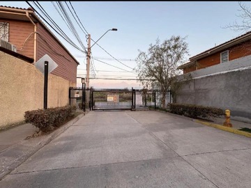 Casa en venta en plaza viva con el Prado, Puente Alto - 3 dormitorios, 2 baños