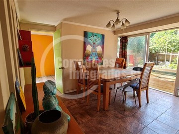 Casa en venta en Av Quilin Norte con Consistorial, Peñalolén - 6 dormitorios, 1 baño