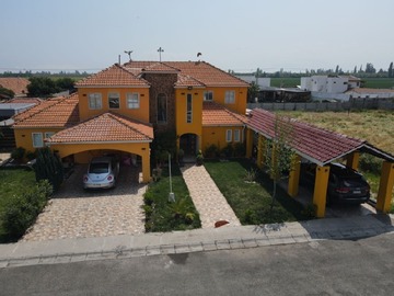 Casa en arriendo mensual en Calle nueva // cond. Vined ii, Los Andes - 5 dormitorios, 5 baños