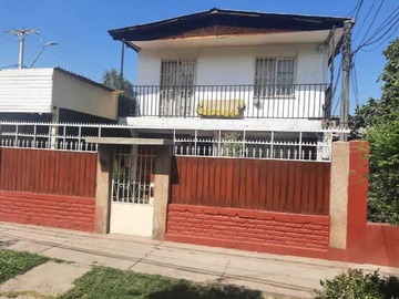 Casa en arriendo mensual en Casa 4 dormitorios , amplia bodega (100678), Estación Central - 4 dormitorios, 2 baños