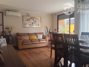 Casa en venta en Monte Aconcagua / Av Los Pajaritos, Maipú - 4 dormitorios, 3 baños