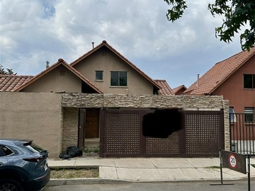 Casa en venta en Condominio de la sierra, Colina - 4 dormitorios, 4 baños