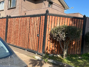 Casa en venta en Cardenal del Pueblo 621, Buin, Región Metropolitana de Santiago 9500000, Chile, Buin - 4 dormitorios, 2 baños