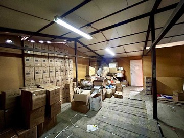 Local Comercial en venta en Oportunidad de Inversión - Bodega/comercial (170642), Santiago - 3 baños