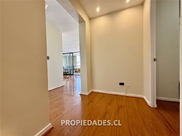 Departamento en venta en Av. Cristóbal Colón / Pontevedra, Las Condes - 3 dormitorios, 2 baños