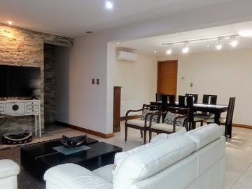 Casa en venta en Vende Amplia Casa Sector Las Rastras Talca (71145), Talca - 5 dormitorios, 6 baños