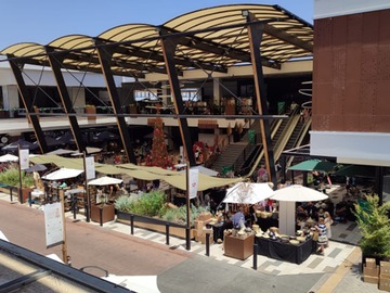 Local Comercial en arriendo mensual en Camino el Alba 11969, Las Condes., Las Condes