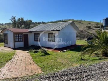 Casa en venta en Bucalemu, Santo Domingo - 3 dormitorios, 1 baño