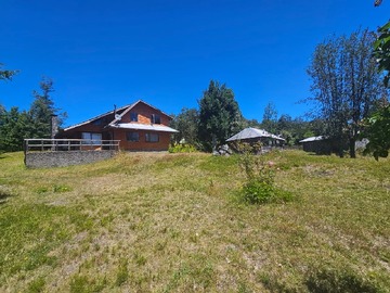 Casa en venta en Camino al volcán km 6, Pucón - 11 dormitorios, 7 baños