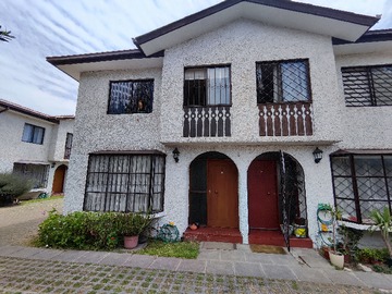 Casa en venta en Los Alerces, Ñuñoa - 3 dormitorios, 3 baños