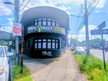 Oficina en venta en Se vende propiedad gran ubicacion bulnes con caupolican, Temuco - 6 dormitorios, 2 baños