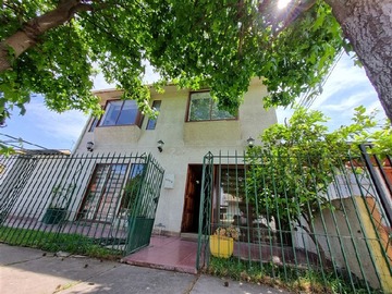 Casa en venta en Carlos Cariola, Cerrillos - 4 dormitorios, 4 baños