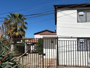 Casa en venta en Casa Esquina Se Vende en los Pinos, Quilpué - 3 dormitorios, 1 baño