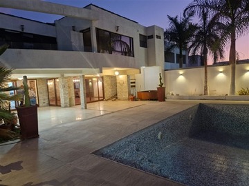 Casa en venta en bajo Molle, Iquique - 6 dormitorios, 5 baños