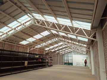 Bodega en arriendo mensual en Metro Einstein, Recoleta - 4 baños