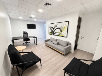 Oficina en arriendo mensual en En las Condes - 3 dormitorios, 2 baños