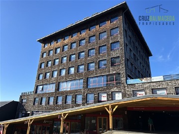 Oficina en arriendo mensual en Edificio Central Lake, Puerto Varas - 7 dormitorios, 2 baños