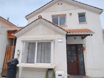 Casa en venta en Condominio Cumbres de Nos, San Bernardo, San Bernardo - 4 dormitorios, 3 baños