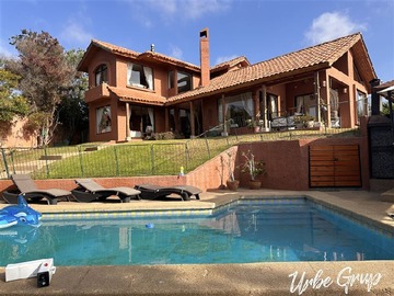 Casa en venta en Hermosa propiedad ubicada en sector residencial consolidado, amplias areas verdes y comoda distribucion, disponible desde el 01 de diciembre., Coquimbo - 5 dormitorios, 5 baños