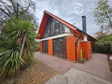 Casa en venta en La mejor opcion de compra en vitacura sector estadio croata, Vitacura - 3 dormitorios, 2 baños