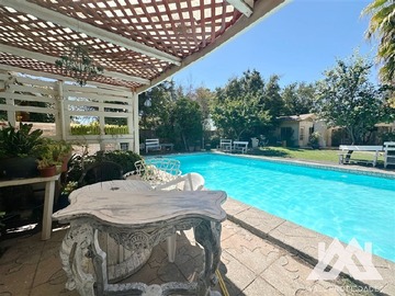 Casa en venta en Huertos José de la maza, La Pintana - 10 dormitorios, 5 baños