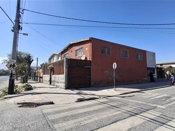 Casa en venta en Calle Baquedano 4040, Renca - 7 dormitorios, 3 baños