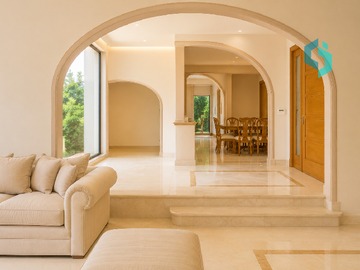 Casa en venta en Atalaya y Carlos Peña Otaegui, Las Condes - 6 dormitorios, 4 baños