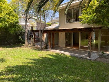Casa en arriendo mensual en Casa en arriendo Condominio Parque Cousiño Macul (181179), Peñalolén - 4 dormitorios, 3 baños
